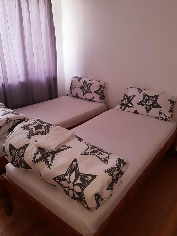 Back2Roots Backpackers Ostello Windhoek Esterno foto